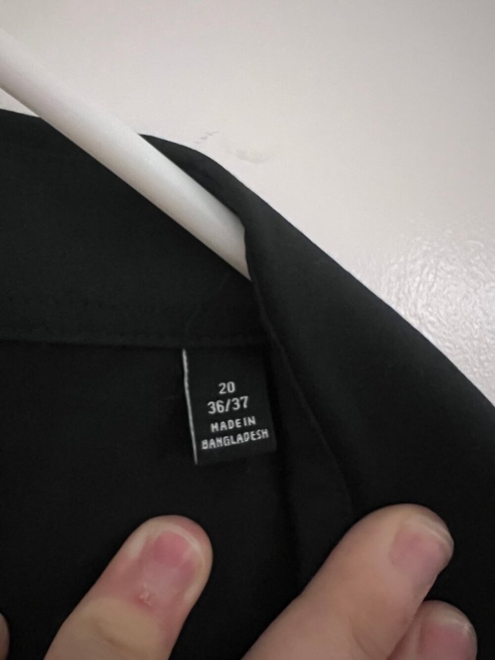 Van Heusen Men’s Black Dress Shirt Big Fit Stretch Ultra Wrinkle Free 20 36/37 - Picture 4 of 5